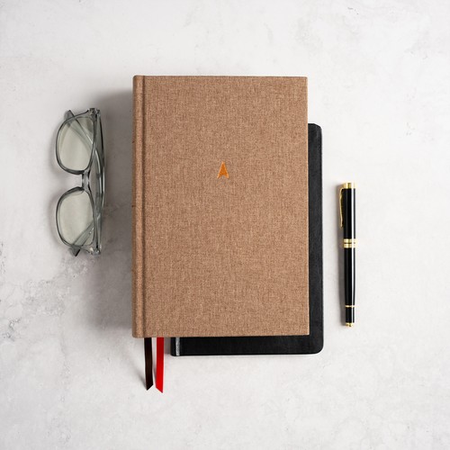 CSB Men's Daily Bible (Brown Cloth-Over Board)