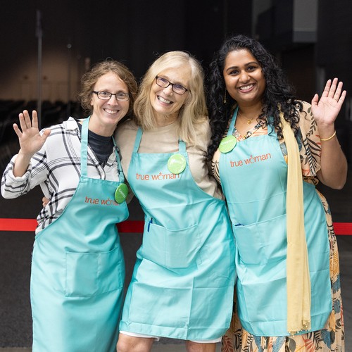 True Woman Apron Teal